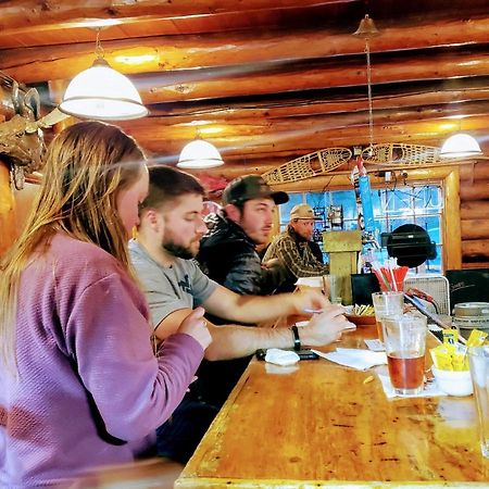 Gwin'S Lodge & Roadhouse Cooper Landing Екстер'єр фото