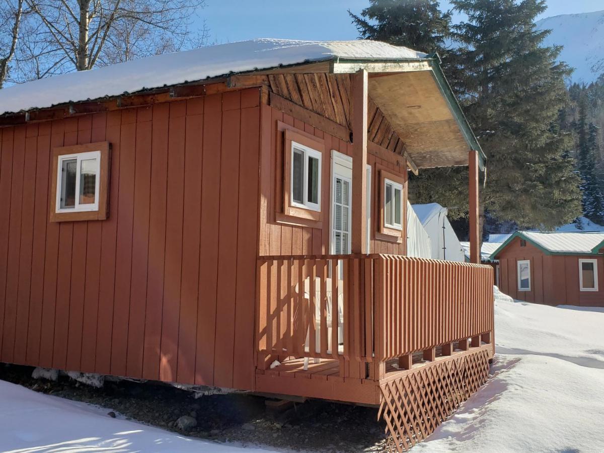 Gwin'S Lodge & Roadhouse Cooper Landing Екстер'єр фото