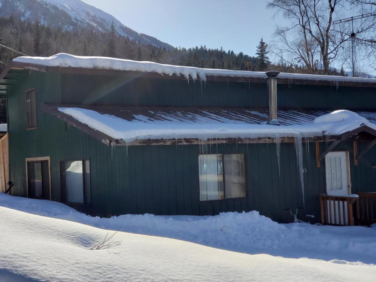 Gwin'S Lodge & Roadhouse Cooper Landing Екстер'єр фото